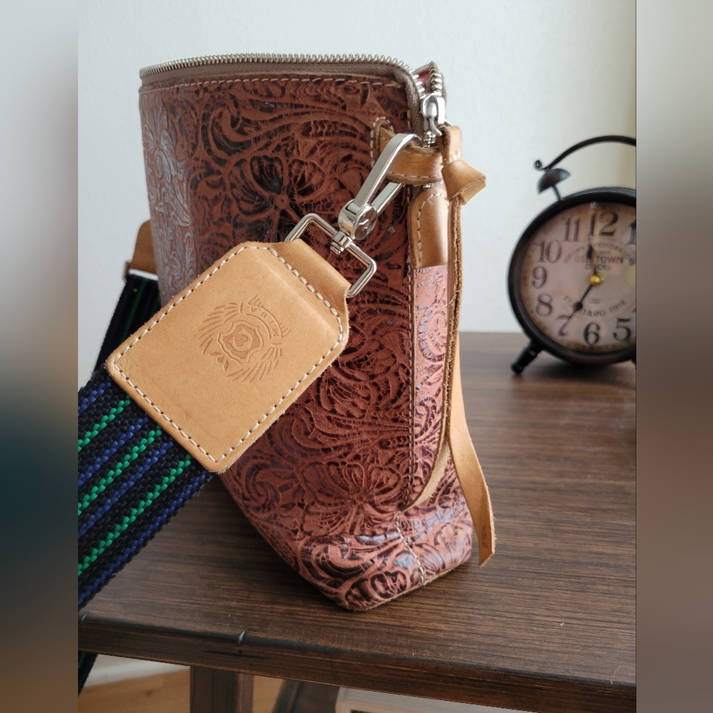 CONSUELA Sally Downtown Genuine Leather Crossbody - Picture 4 of 10